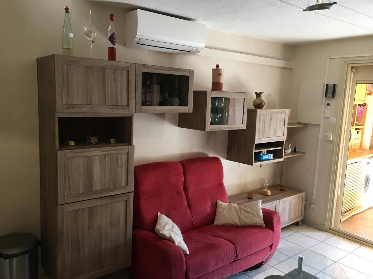 Cavalaire Vue Mer Au Loin Maisonnette Tout Equipee Pour 4 Personnes Avec Piscine Clim Wifi Velos Tv Barbecues Экстерьер фото