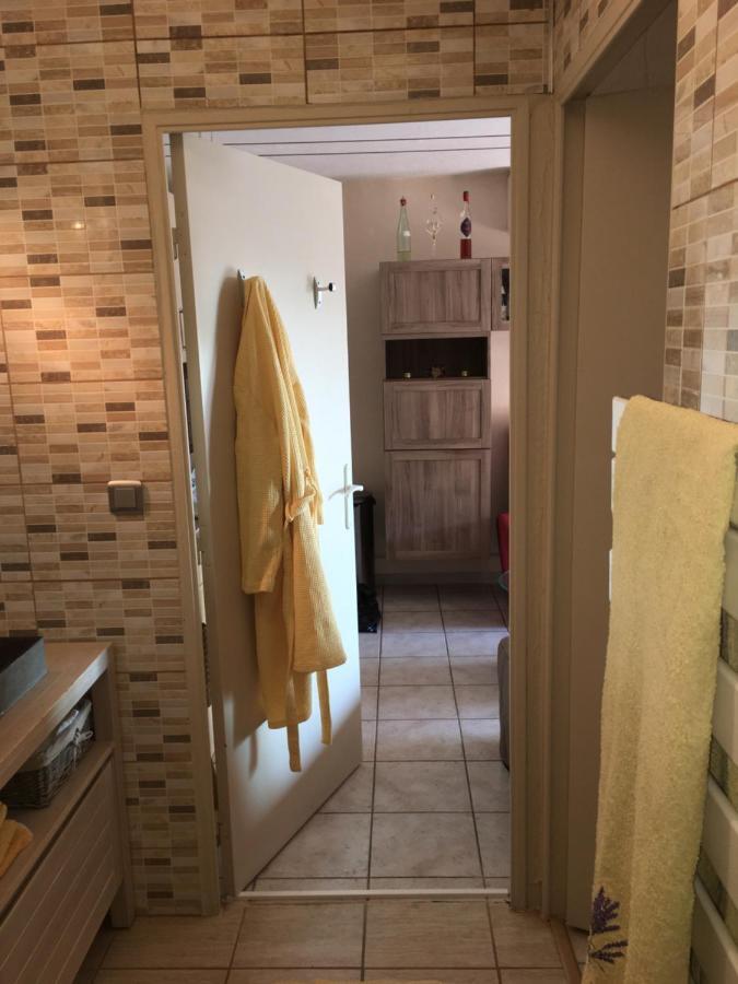 Cavalaire Vue Mer Au Loin Maisonnette Tout Equipee Pour 4 Personnes Avec Piscine Clim Wifi Velos Tv Barbecues Экстерьер фото